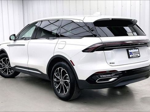 Used 2025 Lincoln Nautilus Premier w/ Equipment Group 102A AWD/4WD image 11