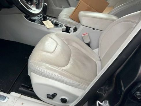 Used 2019 Jeep Cherokee Limited AWD/4WD image 8