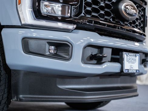 Used 2025 Ford F250 Lariat w/ Black Appearance Package image 11