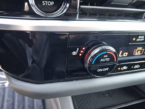 Used 2025 Nissan Pathfinder SL AWD/4WD image 22