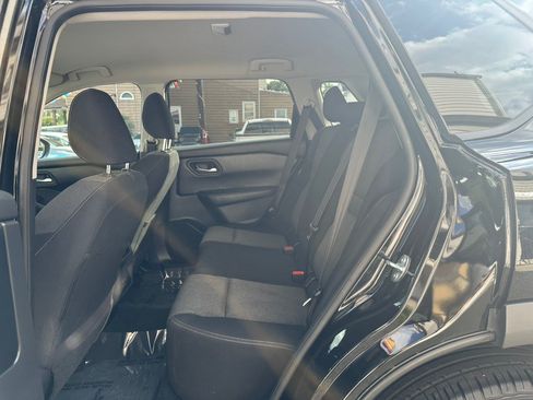 Used 2024 Nissan Rogue SV FWD image 11