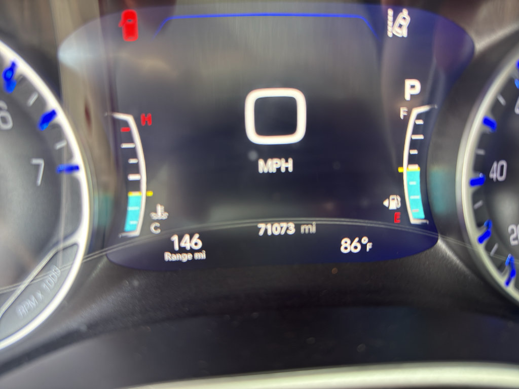 Used 2023 Chrysler Pacifica Touring-L FWD image 14