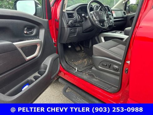 Used 2023 Nissan Titan SV w/ SV Convenience Package RWD image 12