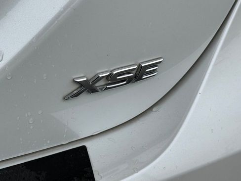 Used 2018 Toyota Camry XSE image 12