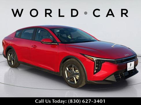 Certified 2025 Kia K4 FWD image 2
