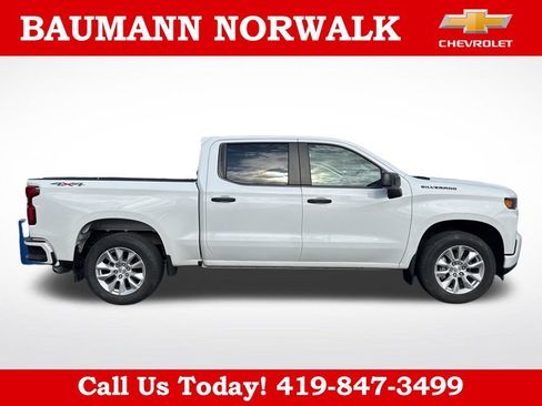 Used 2021 Chevrolet Silverado 1500 Custom w/ LPO, Dark Essentials Package AWD/4WD image 6