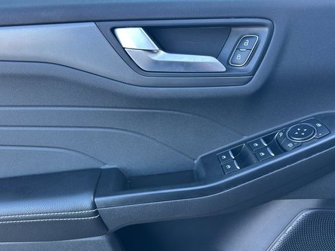 New 2025 Ford Escape SE FWD image 10