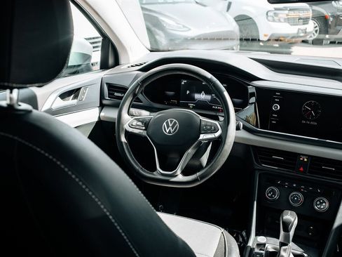 Used 2022 Volkswagen Taos SE FWD image 22