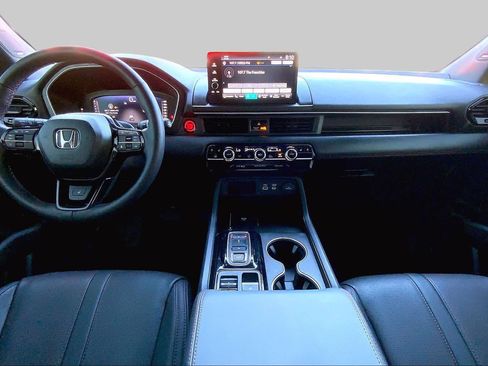 Used 2025 Honda Pilot Black Edition image 16