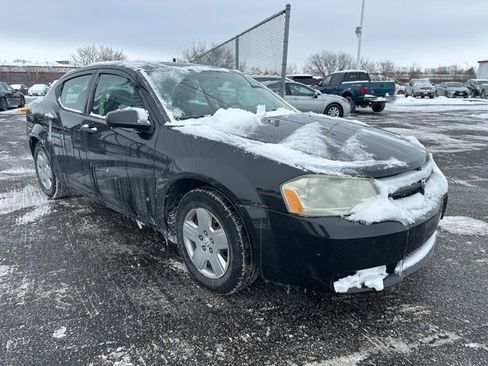 Used 2009 Dodge Avenger SE image 1