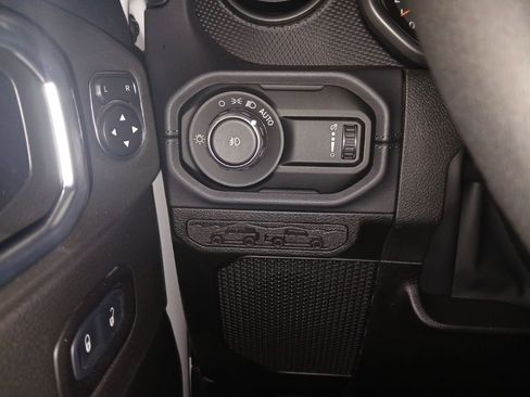 New 2026 Jeep Wrangler Unlimited Rubicon w/ Xtreme 35 Tire Package image 10