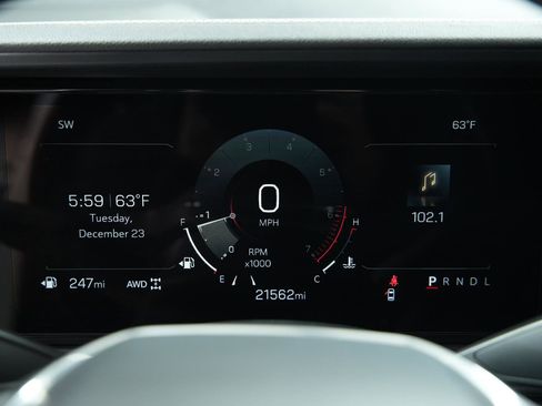 Used 2025 GMC Terrain Elevation image 26