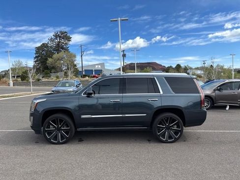 Used 2019 Cadillac Escalade Premium Luxury AWD/4WD image 6