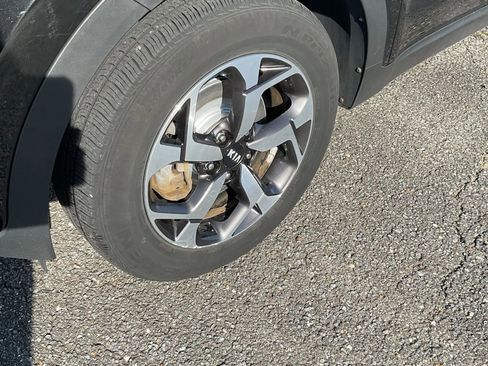 Used 2020 Kia Sportage LX image 9