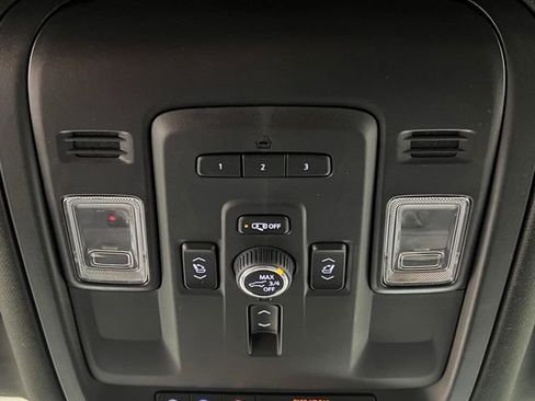 Used 2022 GMC Yukon XL Denali AWD/4WD image 40
