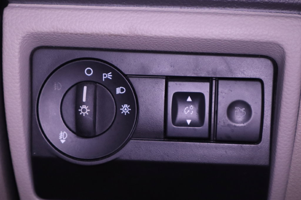 Used 2011 Ford Fusion SE w/ 201A Rapid Spec Order Code FWD image 24