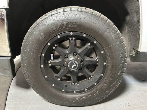 Used 2016 Chevrolet Silverado 1500 LT w/ Trailering Package AWD/4WD image 9