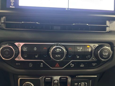 Used 2024 Jeep Wrangler Sahara w/ Technology Group image 25