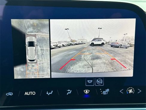 Used 2024 Chevrolet Equinox EV LT image 20