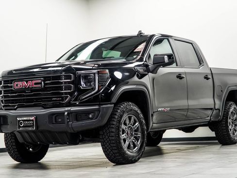Used 2024 GMC Sierra 1500 AT4X image 9