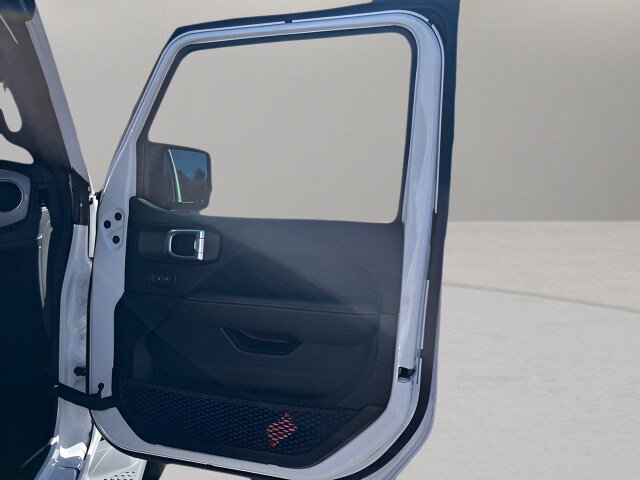 Used 2024 Jeep Wrangler Unlimited Sahara AWD/4WD image 31