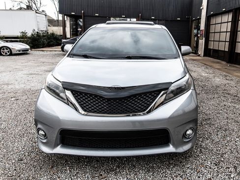 Used 2016 Toyota Sienna SE w/ SE Preferred Package image 25