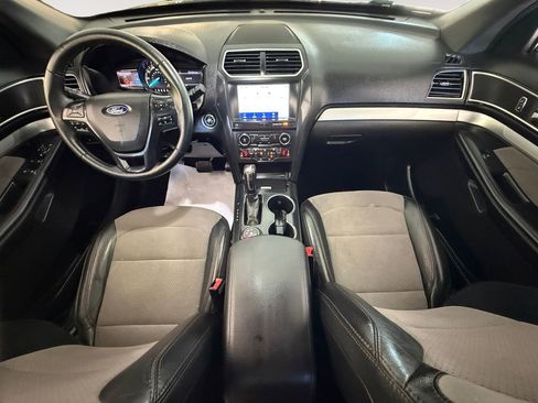Used 2017 Ford Explorer XLT w/ Equipment Group 202A image 13