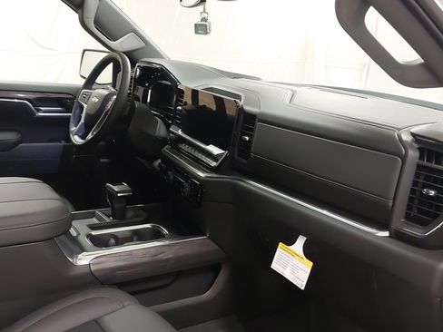 Used 2024 Chevrolet Silverado 1500 LTZ w/ LTZ Premium Package AWD/4WD image 28