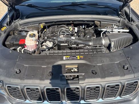 Used 2022 Jeep Grand Cherokee L Laredo w/ Luxury Tech Group I image 32