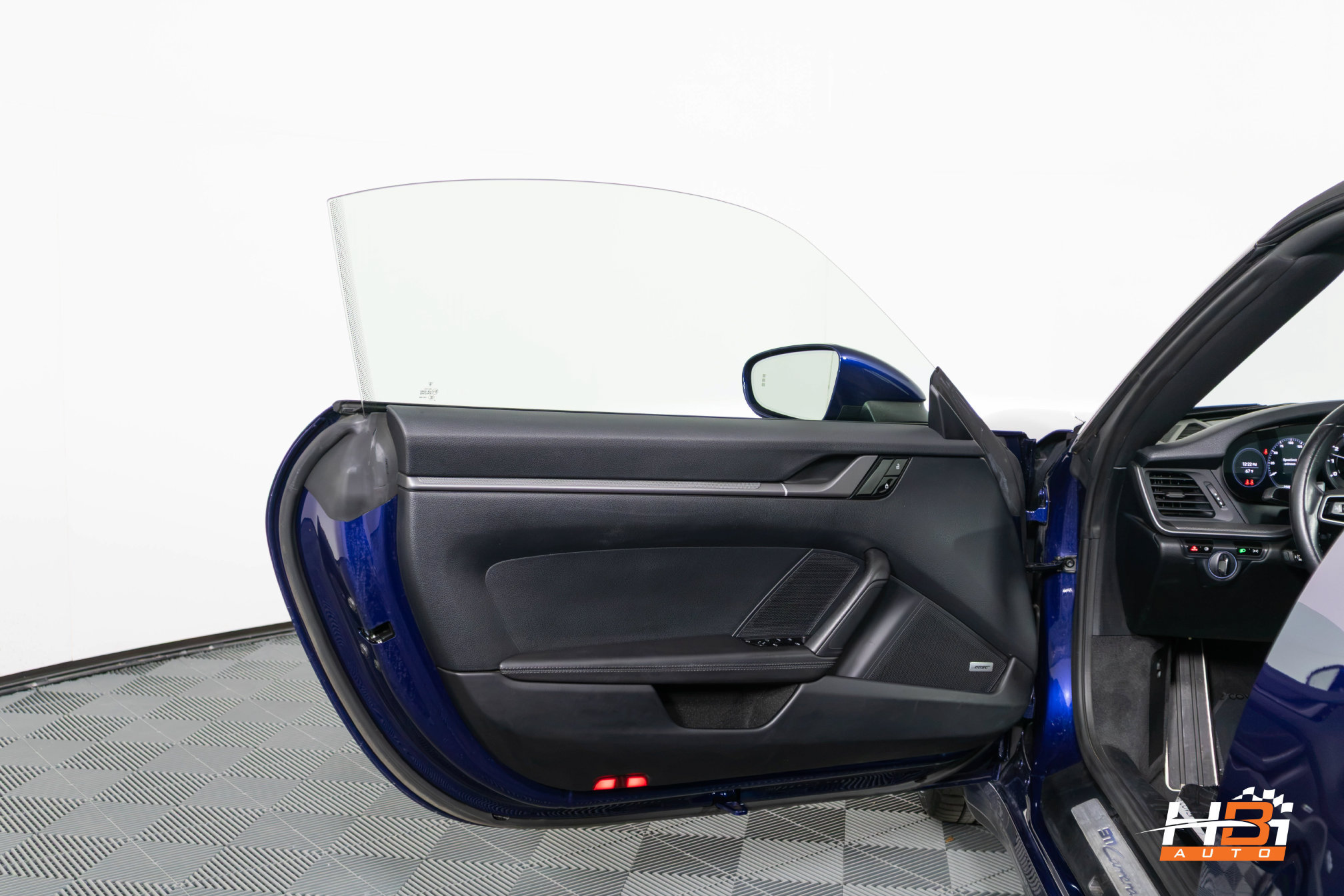 Used 2020 Porsche 911 Carrera RWD image 19