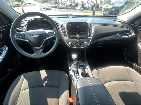 Used 2025 Chevrolet Malibu LT FWD image 10