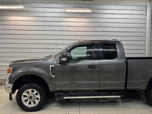 Used 2020 Ford F250 XLT w/ XLT Value Package AWD/4WD image 3
