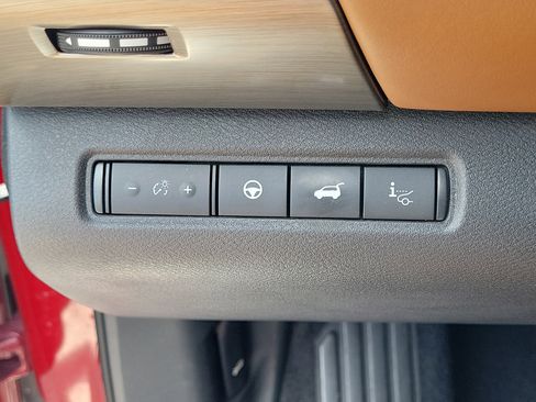 Used 2022 Nissan Pathfinder Platinum w/ Cargo Package FWD image 26