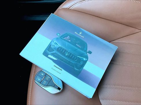 Used 2023 Maserati Levante GT image 14