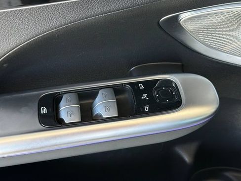 Used 2023 Mercedes-Benz C 300 Sedan image 12