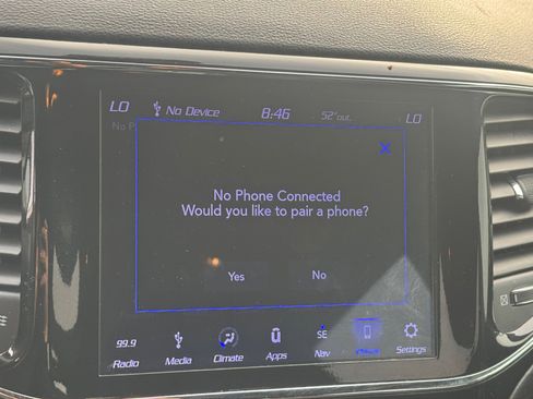 Used 2019 Jeep Grand Cherokee Laredo w/ 18" Wheel & 8.4" Radio Group image 23