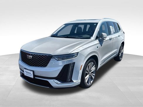 Used 2024 Cadillac XT6 Premium Luxury w/ Technology Package AWD/4WD image 4