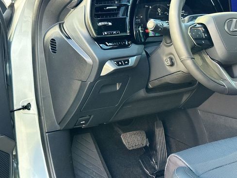 New 2026 Lexus RX 450h AWD image 17