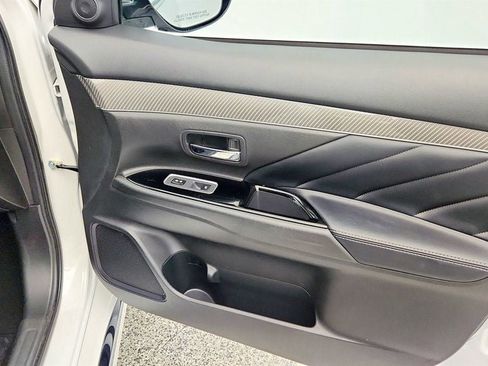 Used 2021 Mitsubishi Outlander SEL image 24