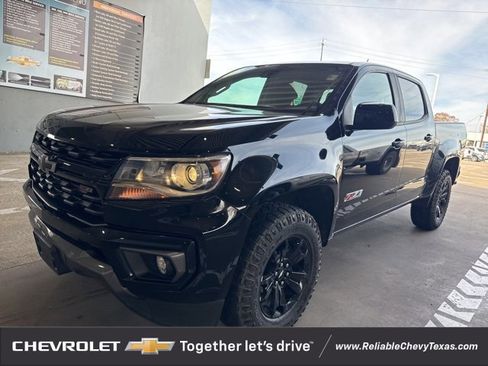 Used 2021 Chevrolet Colorado Z71 w/ Z71 Midnight Edition image 3