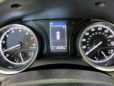 Used 2018 Toyota Camry LE FWD image 23