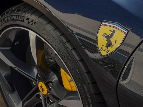 Used 2023 Ferrari SF90 Spider image 6