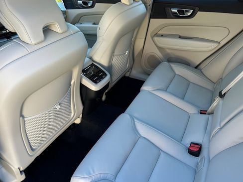 New 2026 Volvo XC60 B5 Ultra w/ Climate Package image 10