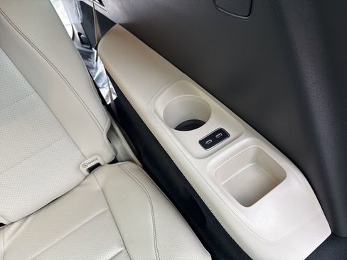 Certified 2025 Mercedes-Benz GLS 450 4MATIC image 22