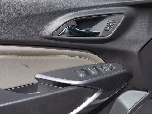 New 2026 Chevrolet Trax ACTIV w/ Sunroof Package image 9