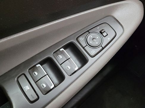 Used 2020 Hyundai Santa Fe SE AWD/4WD image 27