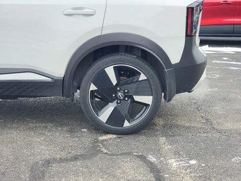 Used 2025 Nissan Kicks SR w/ SR Premium Package image 14