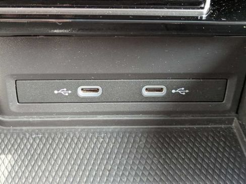 Used 2025 Volkswagen Atlas SEL AWD/4WD image 23