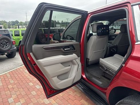 Used 2026 GMC Yukon Elevation w/ Elevation Premium Package AWD/4WD image 27