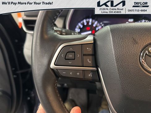 Used 2022 Toyota Highlander XLE image 25